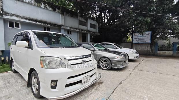 Toyota Noah 2005 Pearl