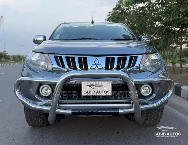 Mitsubishi L200 Double Cab 2.4 181hp 4WD 2017 Gray