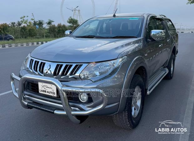 Mitsubishi L200 Double Cab 2.4 181hp 4WD 2017 Gray
