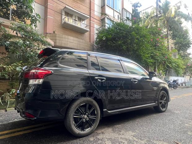 Toyota Corolla Fielder 2017 Black