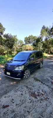 Toyota Noah 2.0 AWD (8 Seater) 2002 Gray for sale