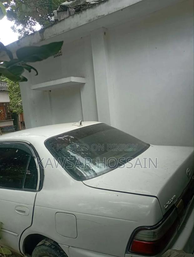 Toyota Corolla 1991 White