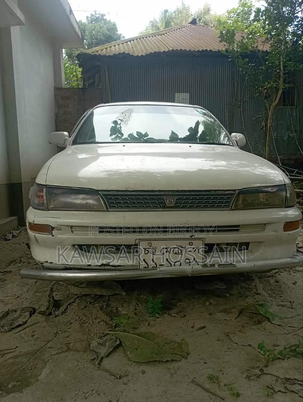 Toyota Corolla 1991 White
