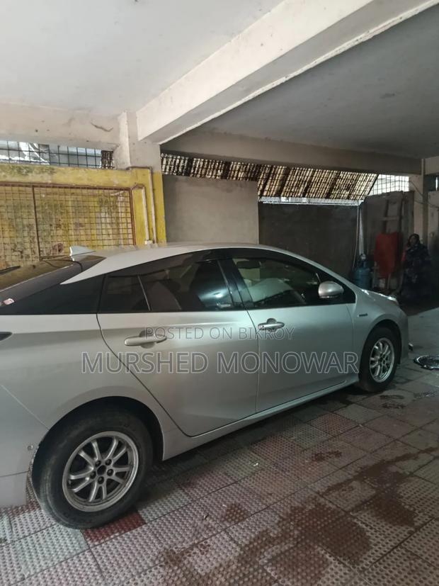 Toyota Prius Four 2018 Silver
