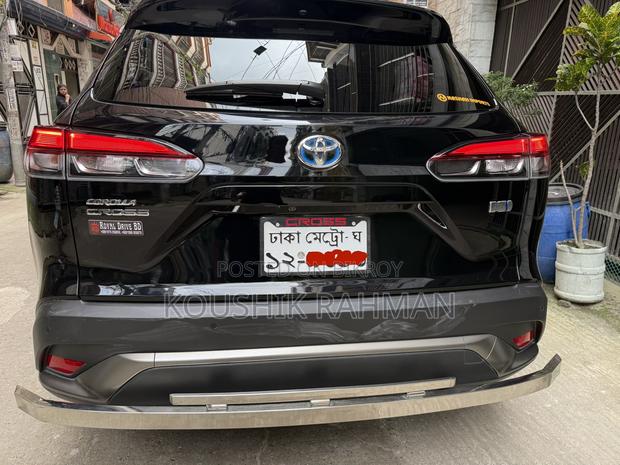 Toyota Corolla Cross 1.8 Hybrid AWD 2022 Black
