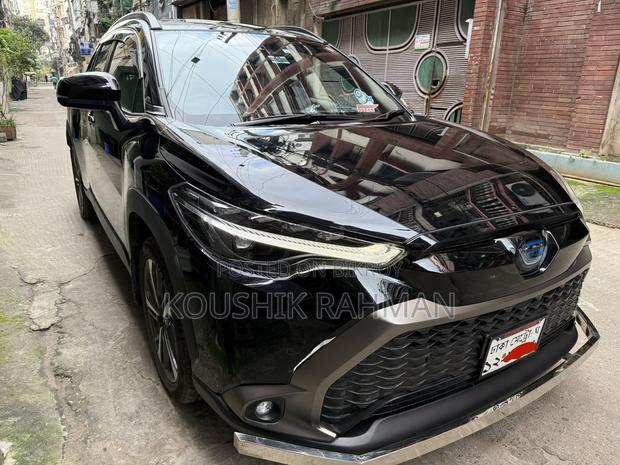 Toyota Corolla Cross 1.8 Hybrid AWD 2022 Black