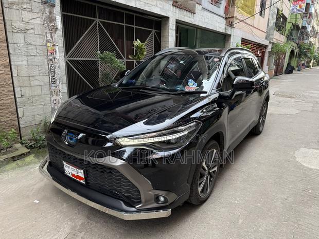 Toyota Corolla Cross 1.8 Hybrid AWD 2022 Black