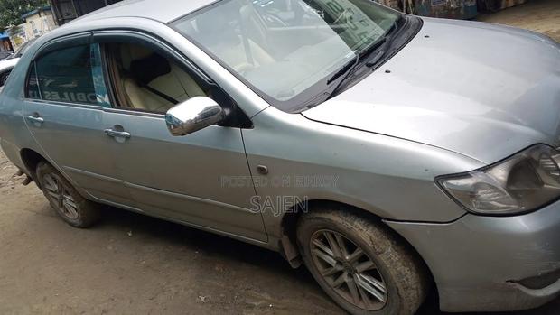 Toyota Corolla 2005 Silver