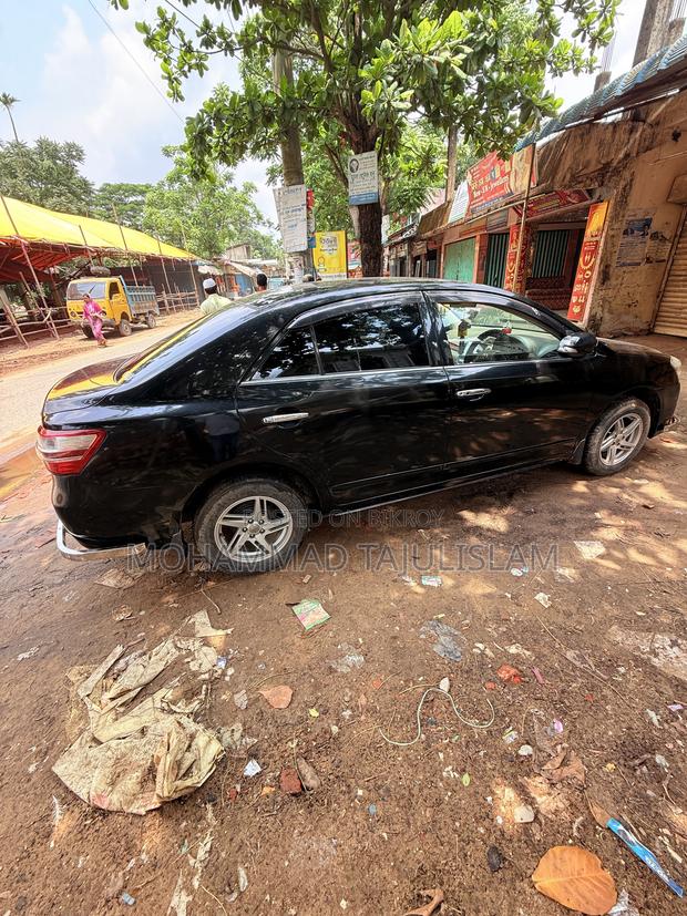 Toyota Premio 2011 Black