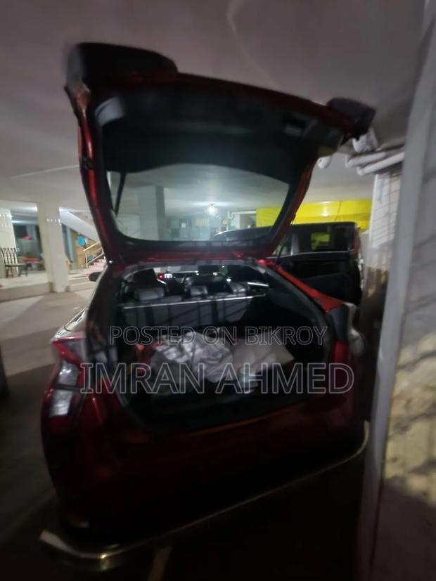 Toyota Prius 4dr Hatchback (1.8L 4cyl Gas/Electric Hybrid CVT) 2016 Red