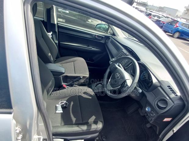Toyota Axio 2021 Silver