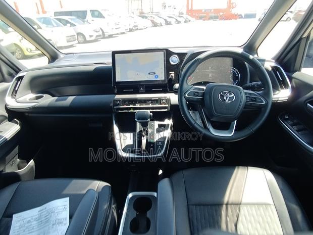 Toyota Noah 2023 Gray