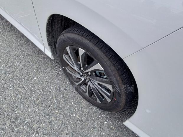 New Toyota Voxy Hybrid S-Z 2WD 7-Seater 2026 Pearl
