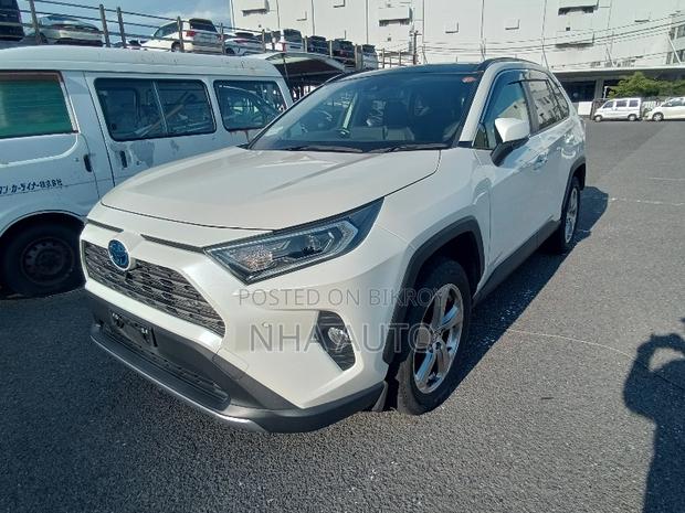 Toyota RAV4 2021 Pearl