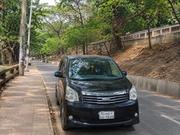 Toyota Noah 2.0 143hp FWD (8 Seater) 2012 Black for sale