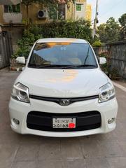 Toyota Sienta 1.5 FWD 2012 White for sale