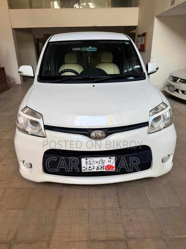 Toyota Sienta 1.5 FWD 2012 White