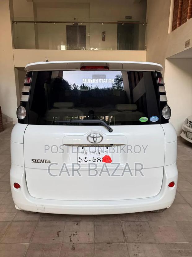 Toyota Sienta 1.5 FWD 2012 White