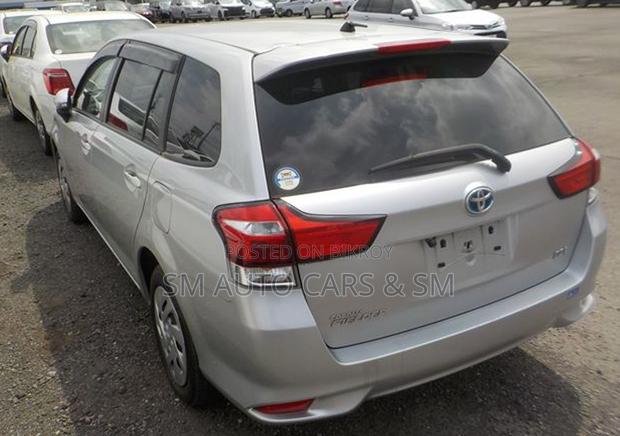 Toyota Corolla Fielder 2021 Silver