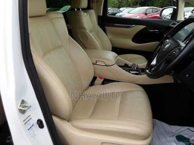 Toyota Alphard 2022 Pearl