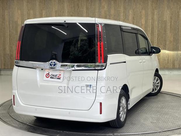Toyota Noah 2021 Pearl