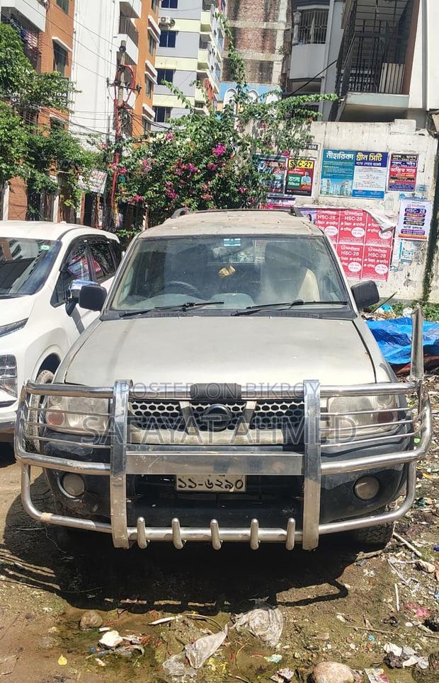Nissan Pick-Up 2005 Silver
