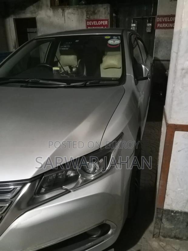 Toyota Premio 2016 Silver