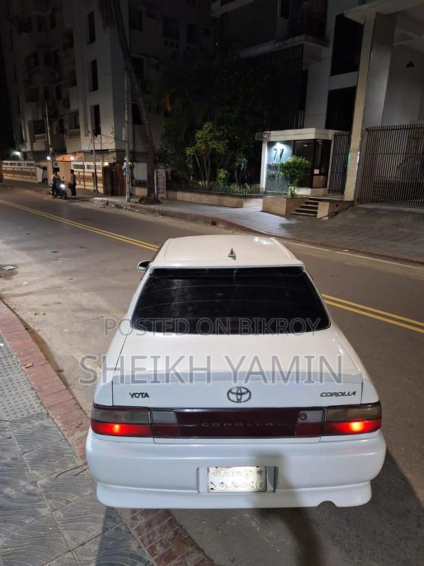 Toyota Corolla Automatic 1995 White