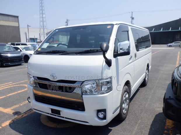 Toyota Grand HiAce 2000 Pearl