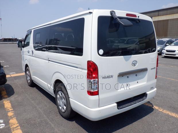 Toyota Grand HiAce 2000 Pearl