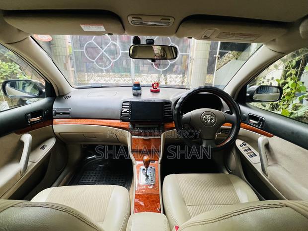 Toyota Premio 2005 Gold