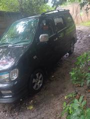 Toyota Noah 2.0 AWD (8 Seater) 2001 Black for sale