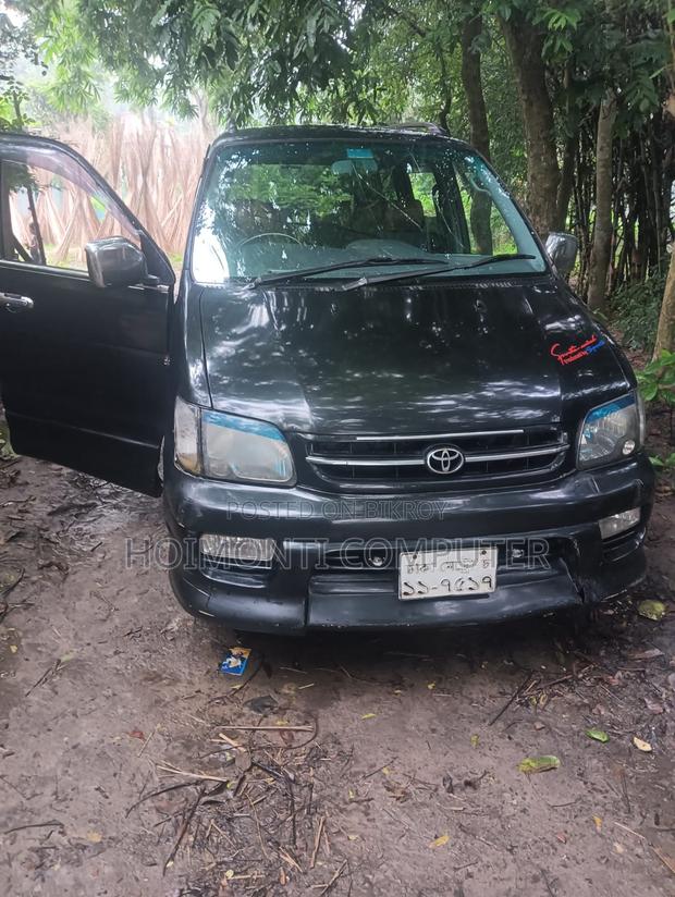 Toyota Noah 2.0 AWD (8 Seater) 2001 Black