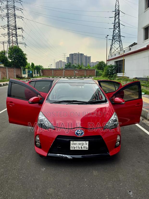 Toyota Aqua 2013 Red