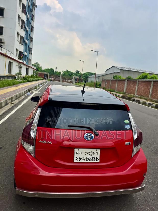 Toyota Aqua 2013 Red