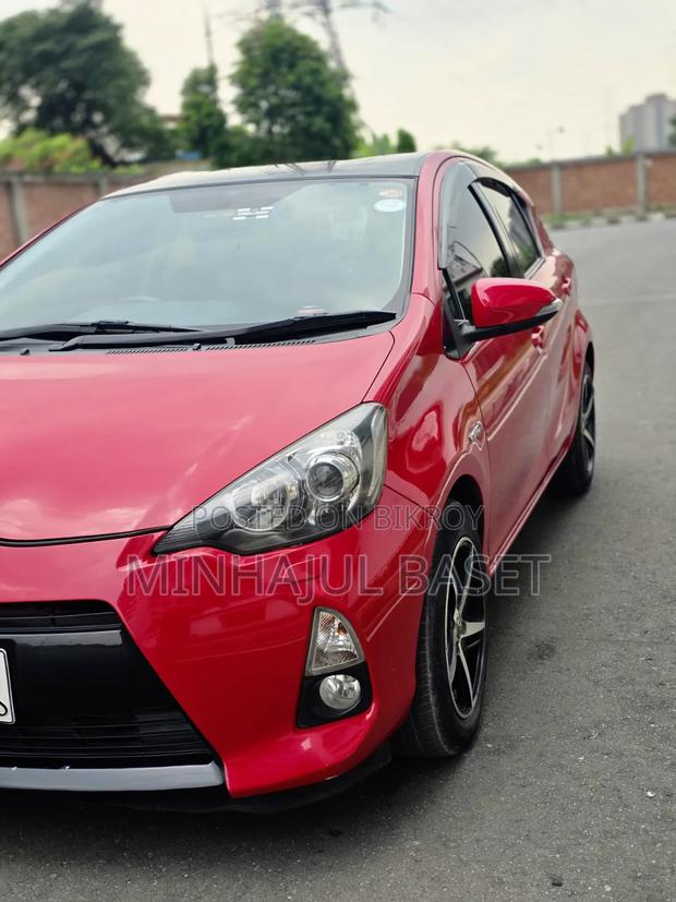 Toyota Aqua 2013 Red