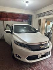 Toyota Harrier 2.0 2017 Pearl for sale