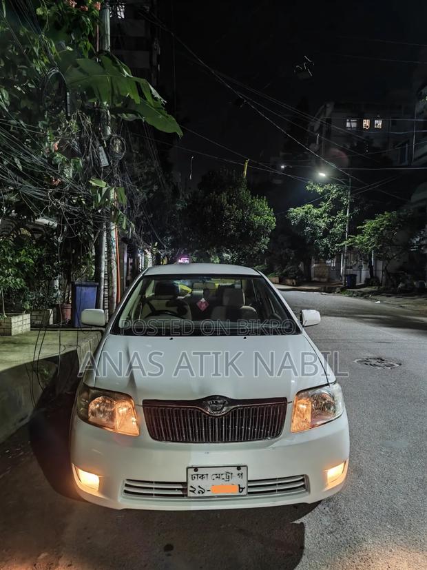 Toyota Corolla Sedan 2005 White
