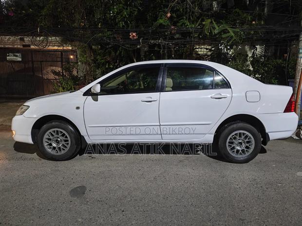 Toyota Corolla Sedan 2005 White