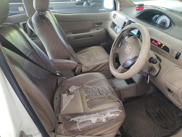 Toyota Raum 2011 Pearl