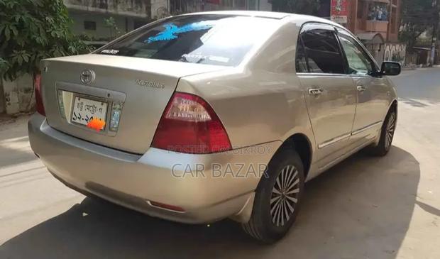 Toyota Corolla Sedan 2004 Gold