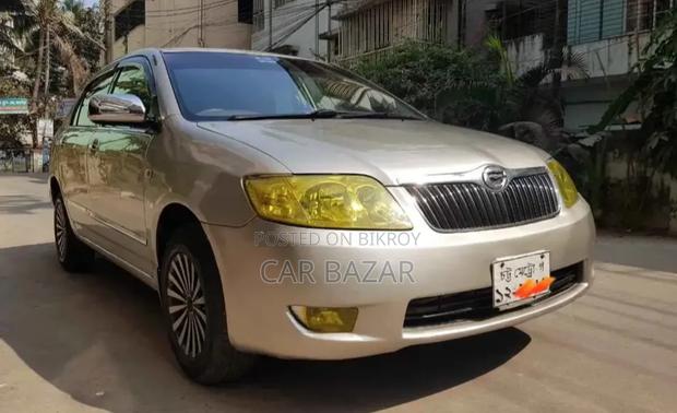 Toyota Corolla Sedan 2004 Gold