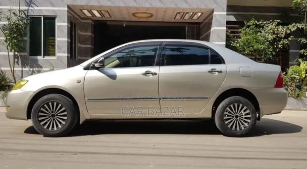 Toyota Corolla Sedan 2004 Gold