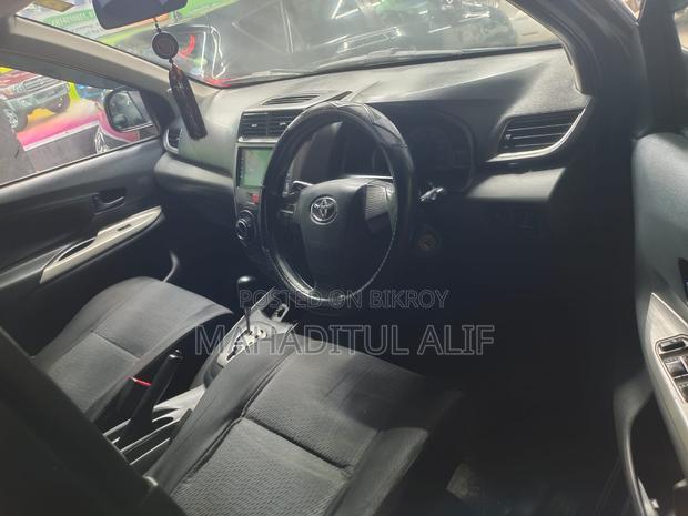 Toyota Avanza 2012 Black
