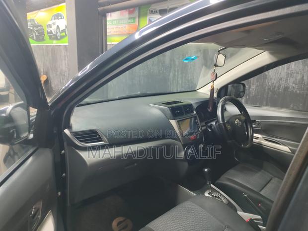 Toyota Avanza 2012 Black