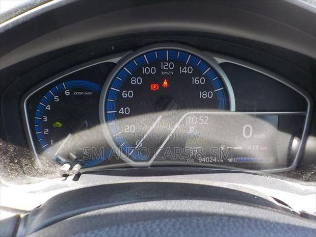 Toyota Sienta 1.5 Hybrid FWD 2021 Pearl