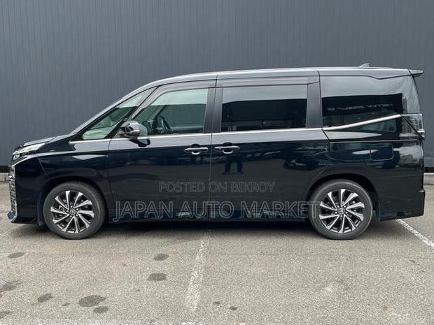 Toyota Voxy 2023 Black