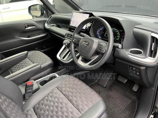 Toyota Voxy 2023 Black