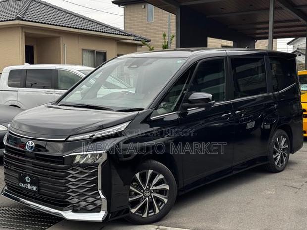 Toyota Voxy 2023 Black