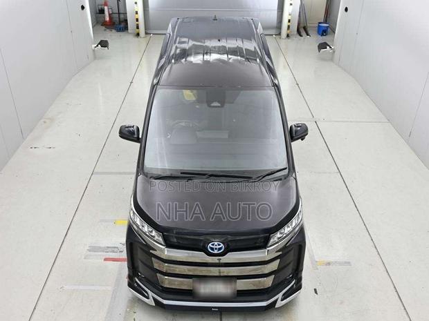 Toyota Noah 2022 Purple